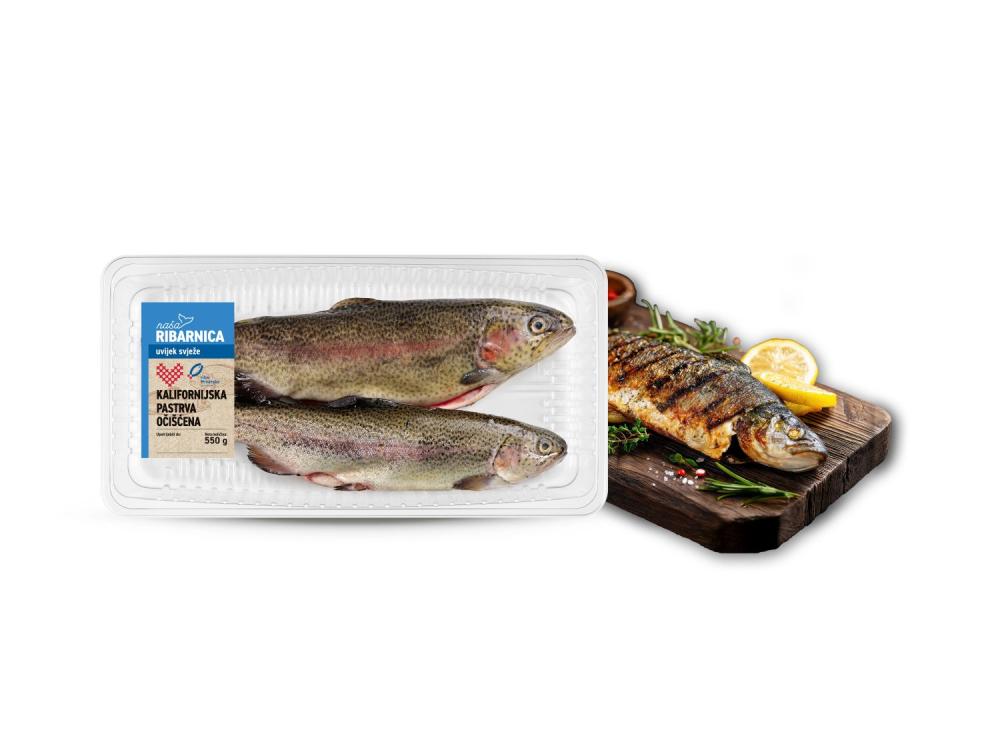 Svježa očišćena domaća pastrva